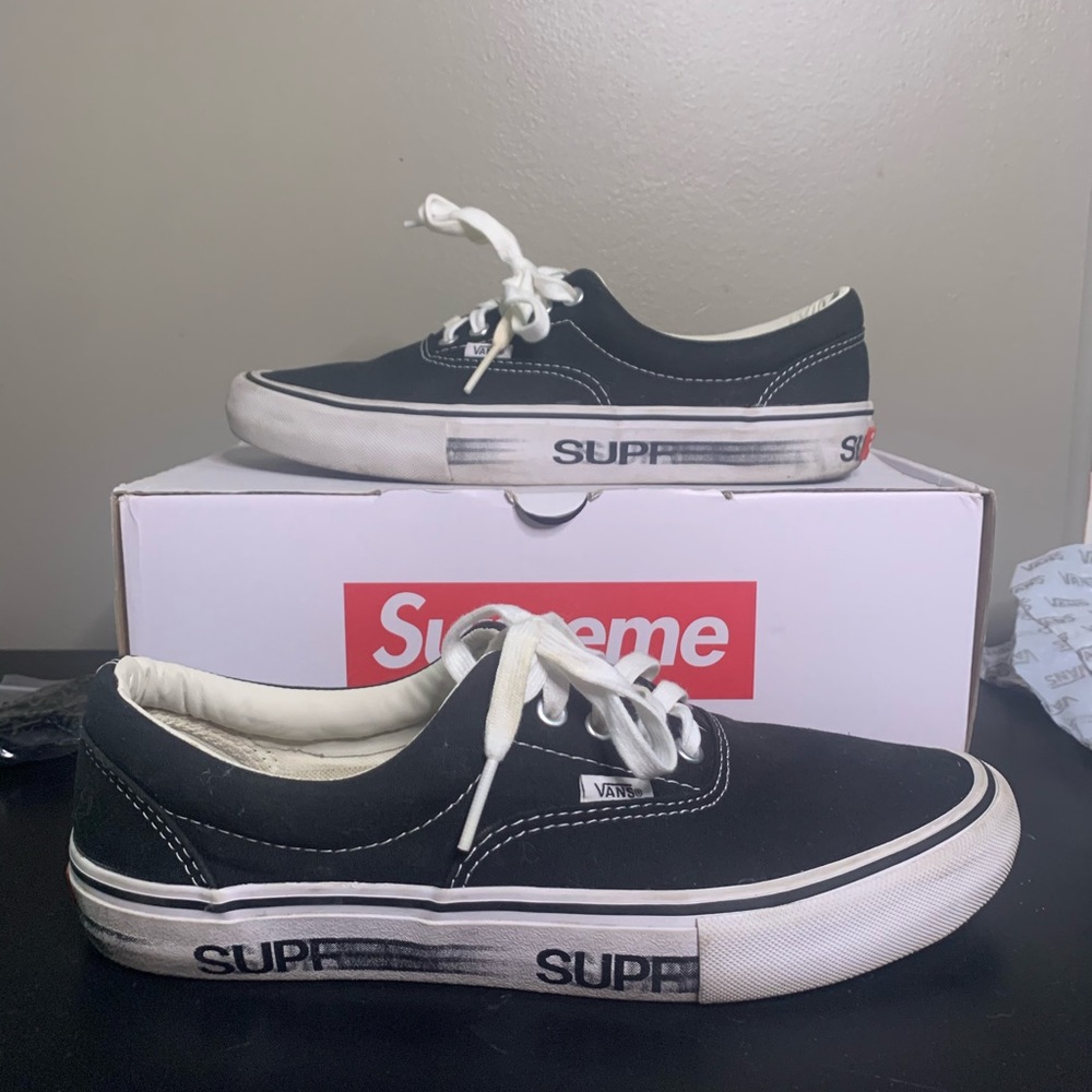 Supreme x Vans Era Pro motion logo